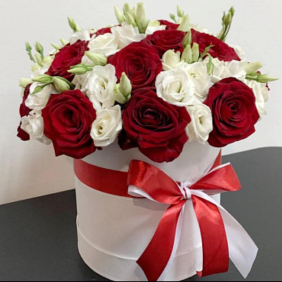  Kemer Çiçek Siparişi Beyaz Lisyantus & Kırmızı Gül Arajman