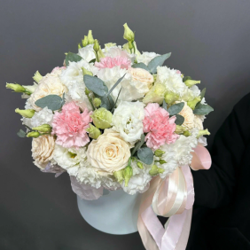  Kemer Çiçek Siparişi Beyaz Kutuda Lisyantus Gül Arajman 