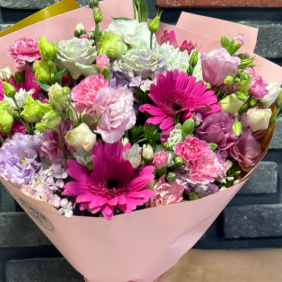  Kemer Blumenbestellung Blumenstrauß aus Lisianthus und Gerbera in gemischten Farben